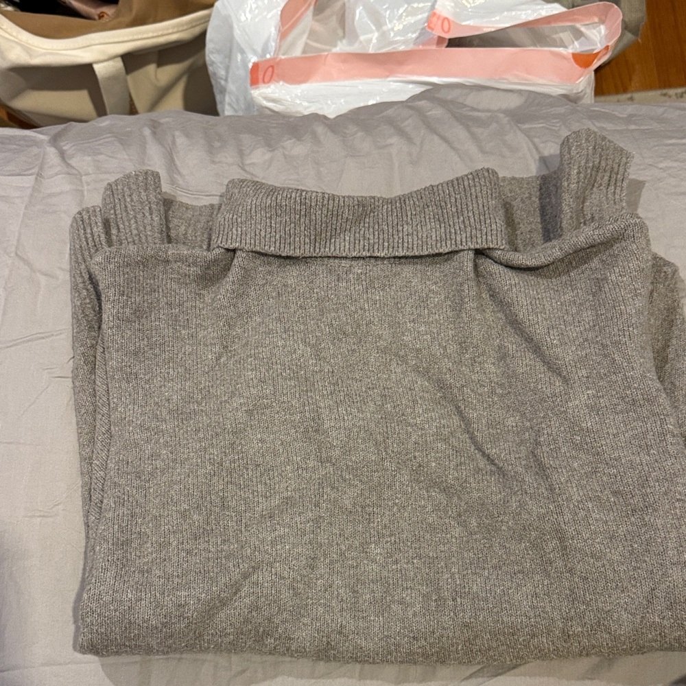 Abercrombie and Fitch Turtle Gray Knit Sweater